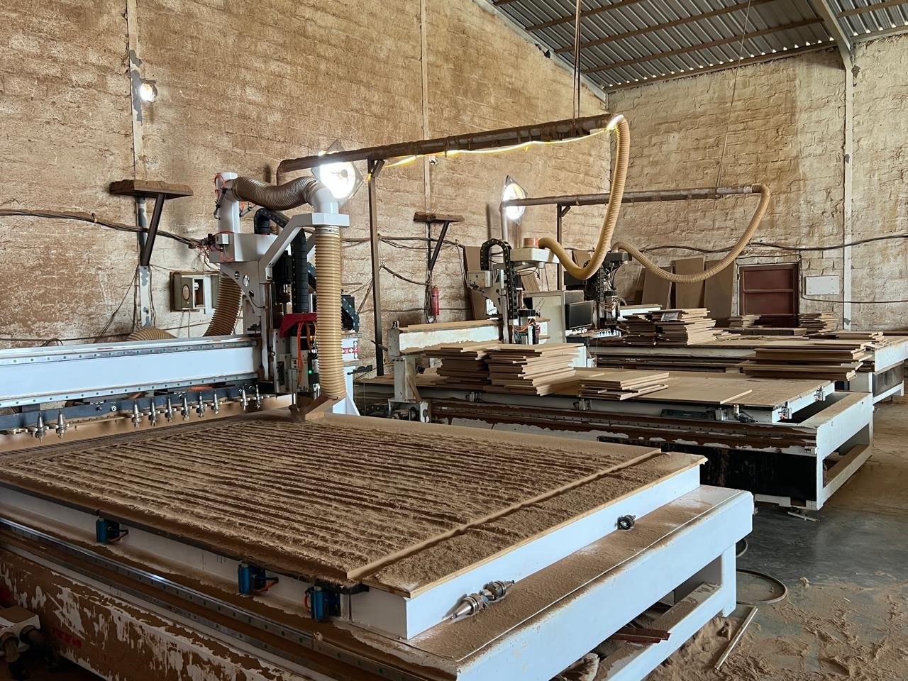 آلات CNC للقطع والنقش والتشكيل